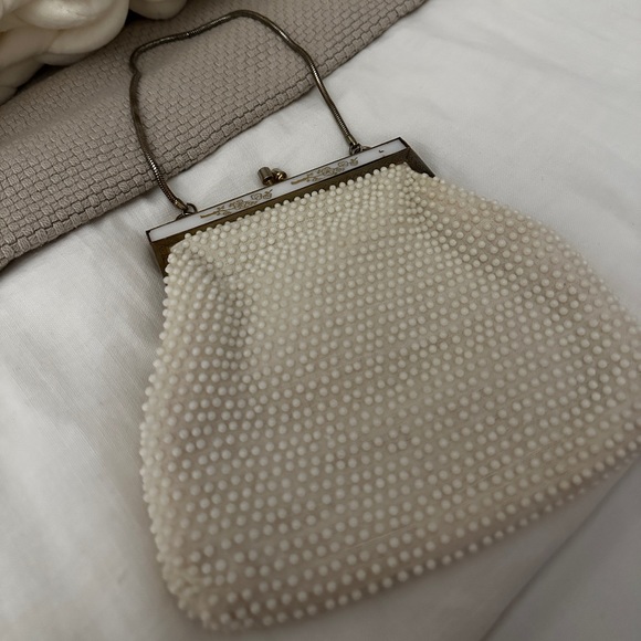Vintage white purse/clutch bridal or formal event - Picture 1 of 1